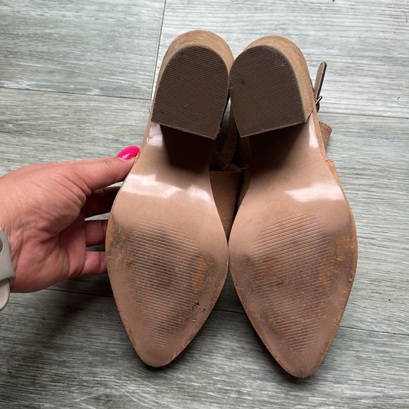 Vici Tan Booties W/ Ankle Straps Size 10 - Picture 3 of 3